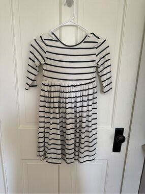 Girls' Black and White Striped Long-Sleeve Casual Dress